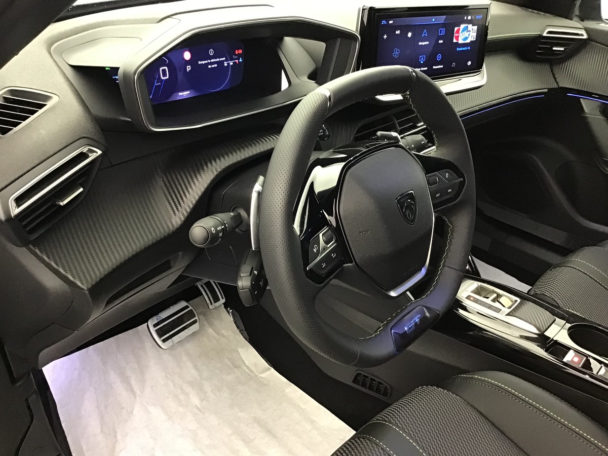 PEUGEOT 2008 HYBRID 145 GT 1.2 Hybrid 136ch E-Dsc6 Gt + Régulateur de vitesse + Navigation