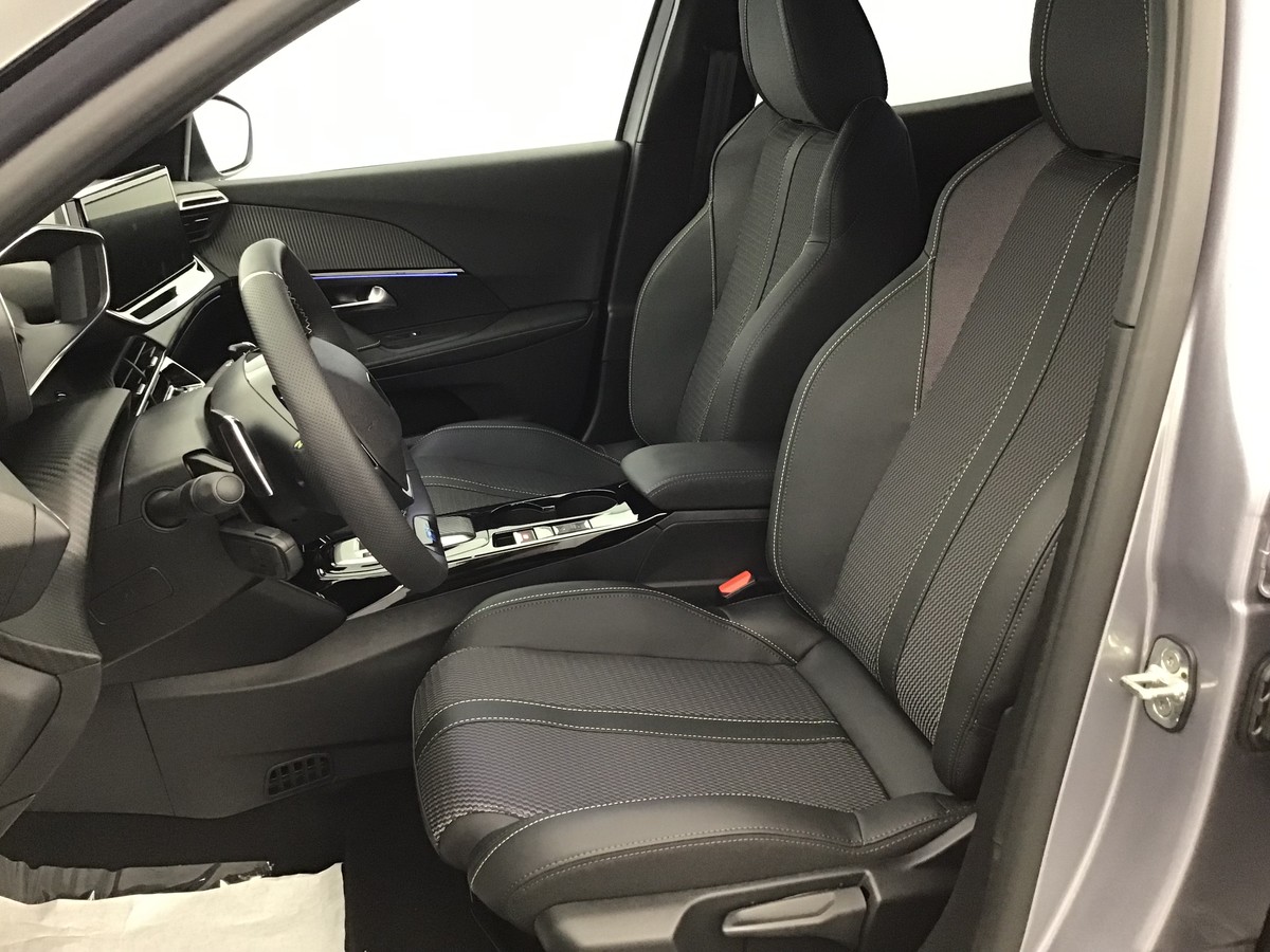 PEUGEOT 2008 HYBRID 145 GT 1.2 Hybrid 136ch E-Dsc6 Gt + Régulateur de vitesse + Navigation