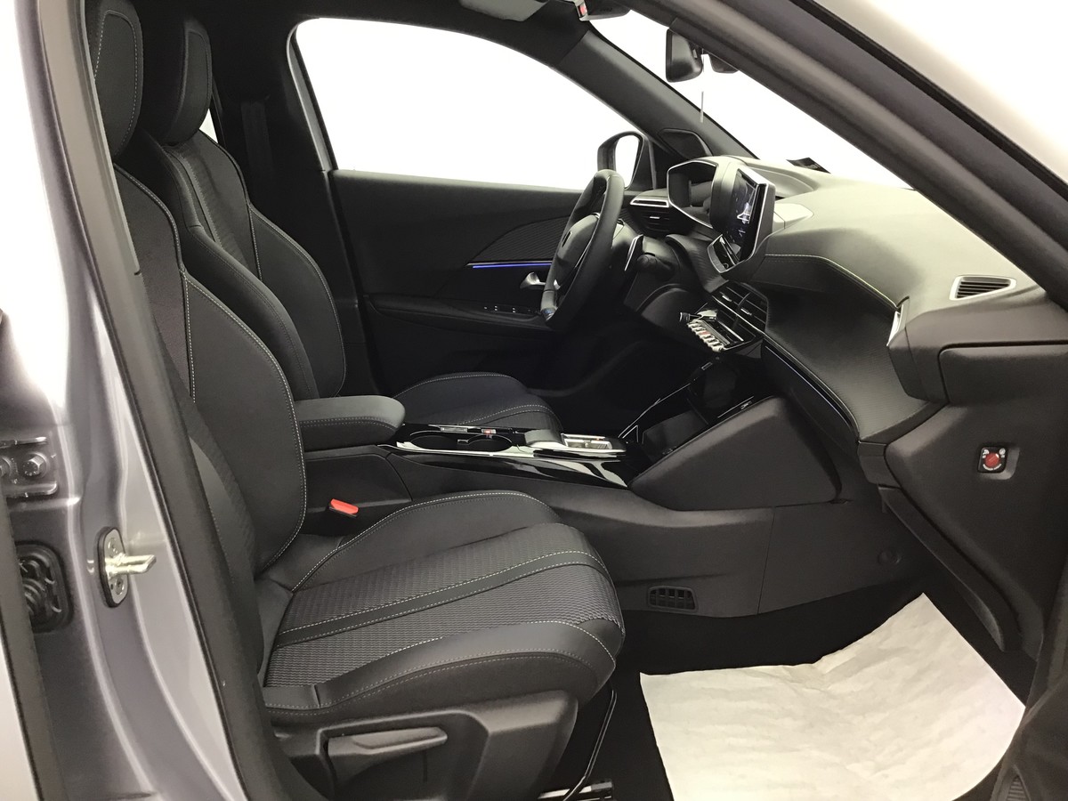 PEUGEOT 2008 HYBRID 145 GT 1.2 Hybrid 136ch E-Dsc6 Gt + Régulateur de vitesse + Navigation