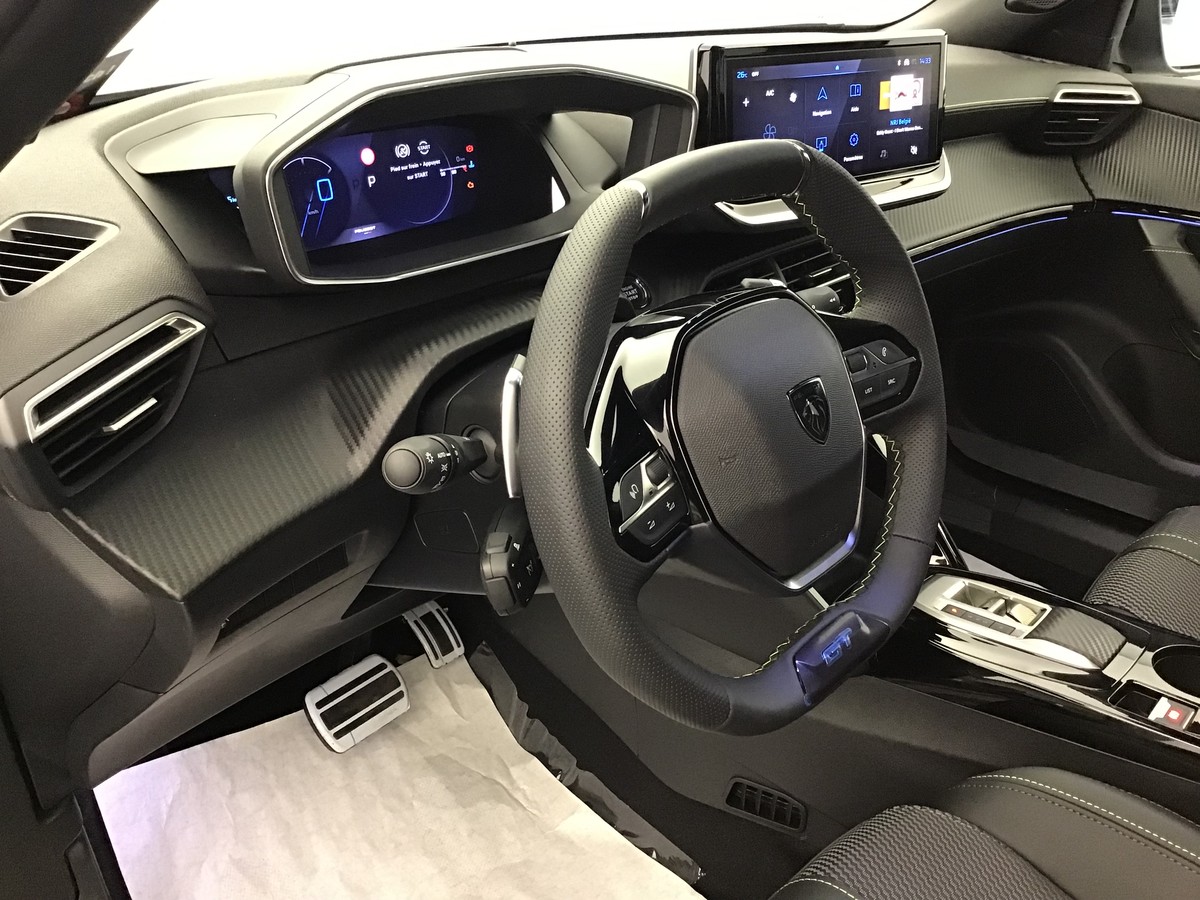 PEUGEOT 2008 HYBRID 145 GT 1.2 Hybrid 136ch E-Dsc6 Gt + Régulateur de vitesse + Navigation