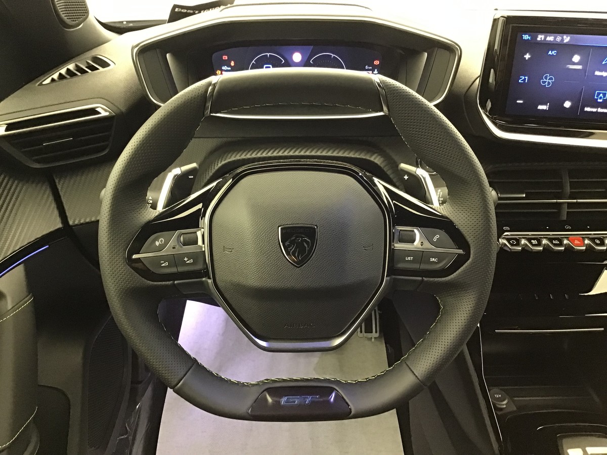 PEUGEOT 2008 HYBRID 145 GT 1.2 Hybrid 136ch E-Dsc6 Gt