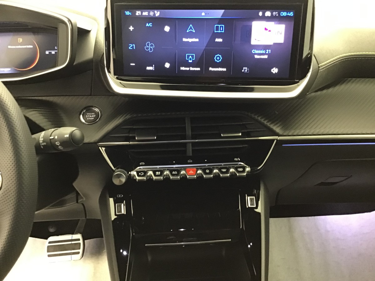 PEUGEOT 2008 HYBRID 145 GT 1.2 Hybrid 136ch E-Dsc6 Gt