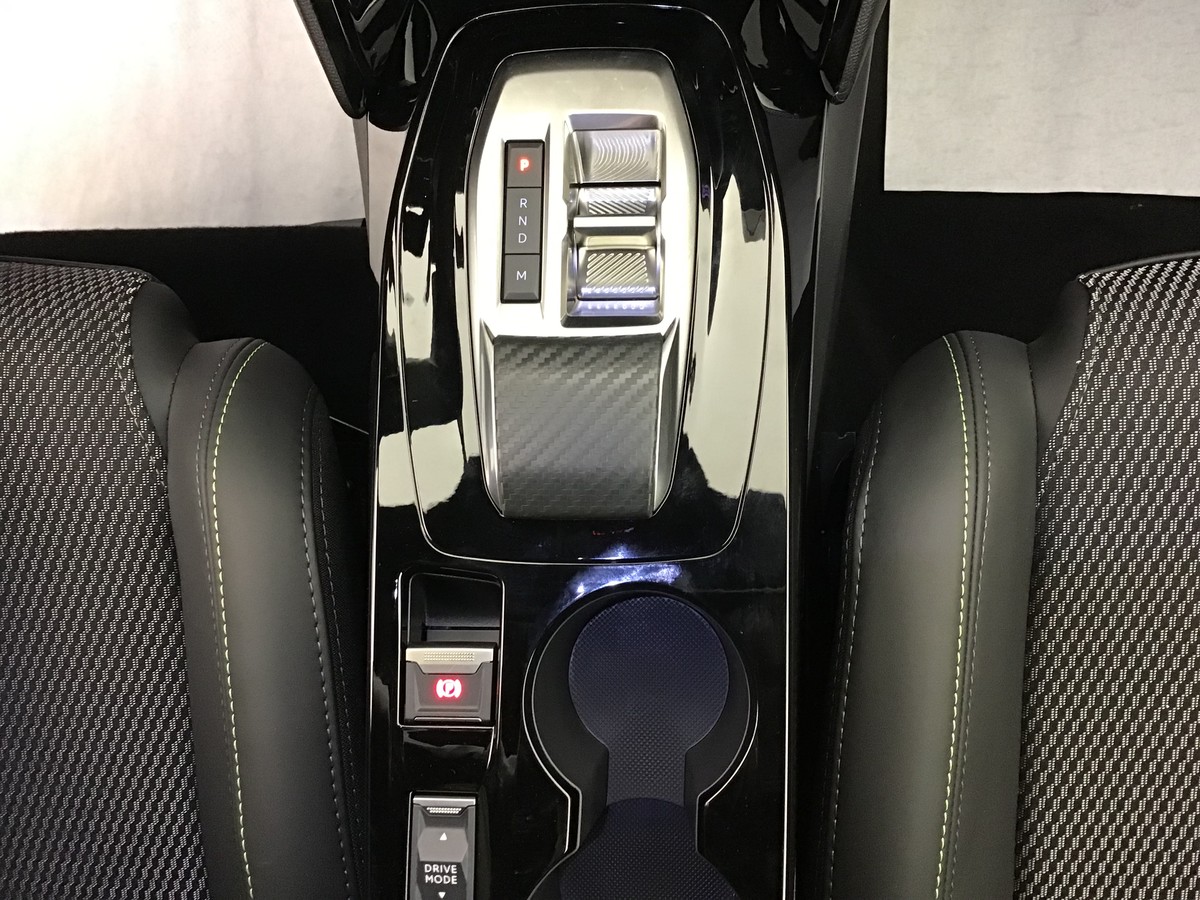 PEUGEOT 2008 HYBRID 145 GT 1.2 Hybrid 136ch E-Dsc6 Gt