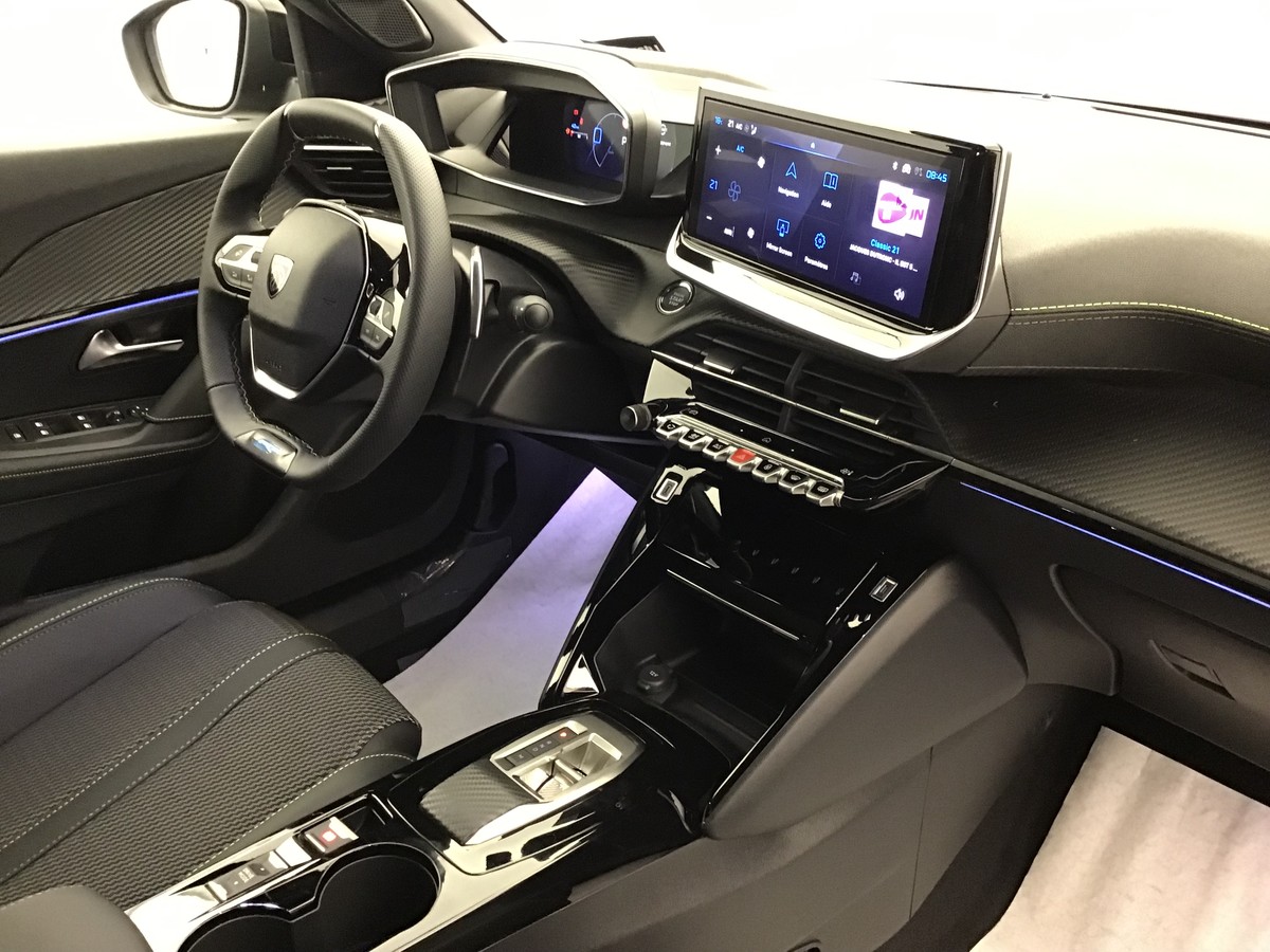 PEUGEOT 2008 HYBRID 145 GT 1.2 Hybrid 136ch E-Dsc6 Gt