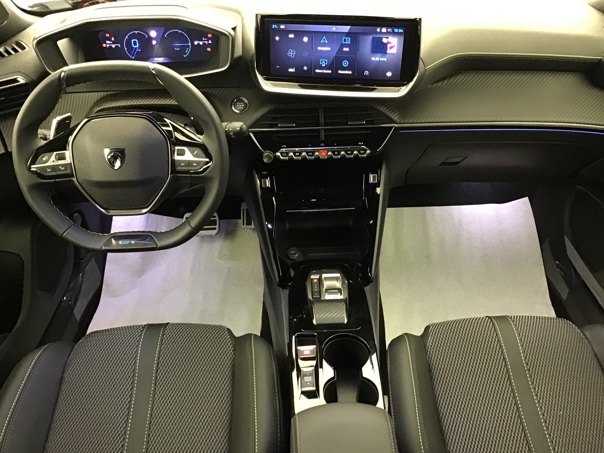 PEUGEOT 2008 HYBRID 145 GT 1.2 Hybrid 136ch E-Dsc6 Gt