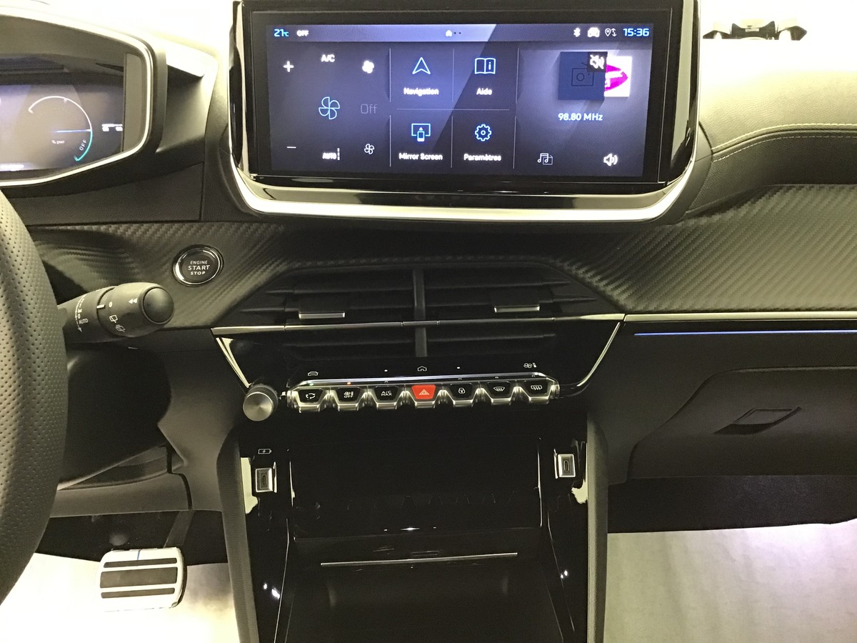 PEUGEOT 2008 HYBRID 145 GT 1.2 Hybrid 136ch E-Dsc6 Gt
