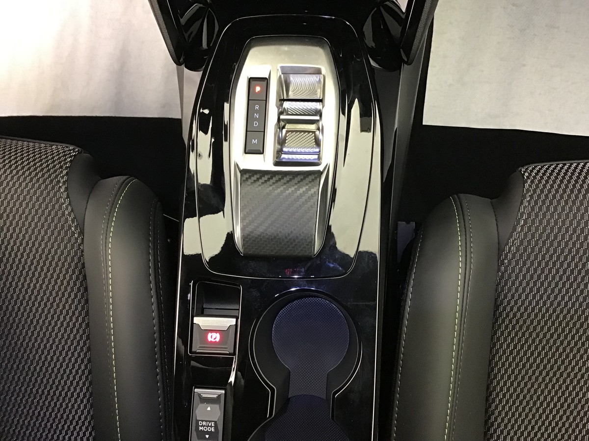 PEUGEOT 2008 HYBRID 145 GT 1.2 Hybrid 136ch E-Dsc6 Gt
