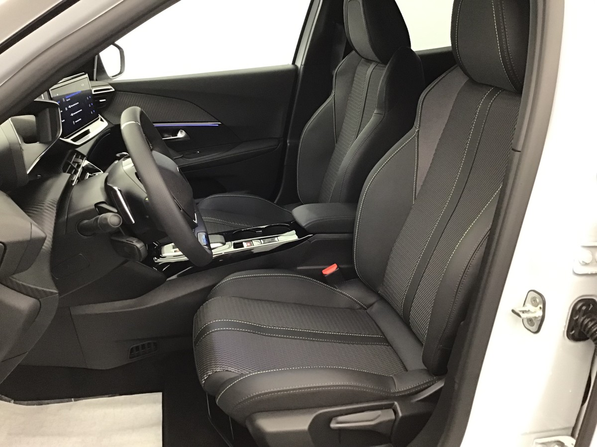 PEUGEOT 2008 HYBRID 145 GT 1.2 Hybrid 136ch E-Dsc6 Gt