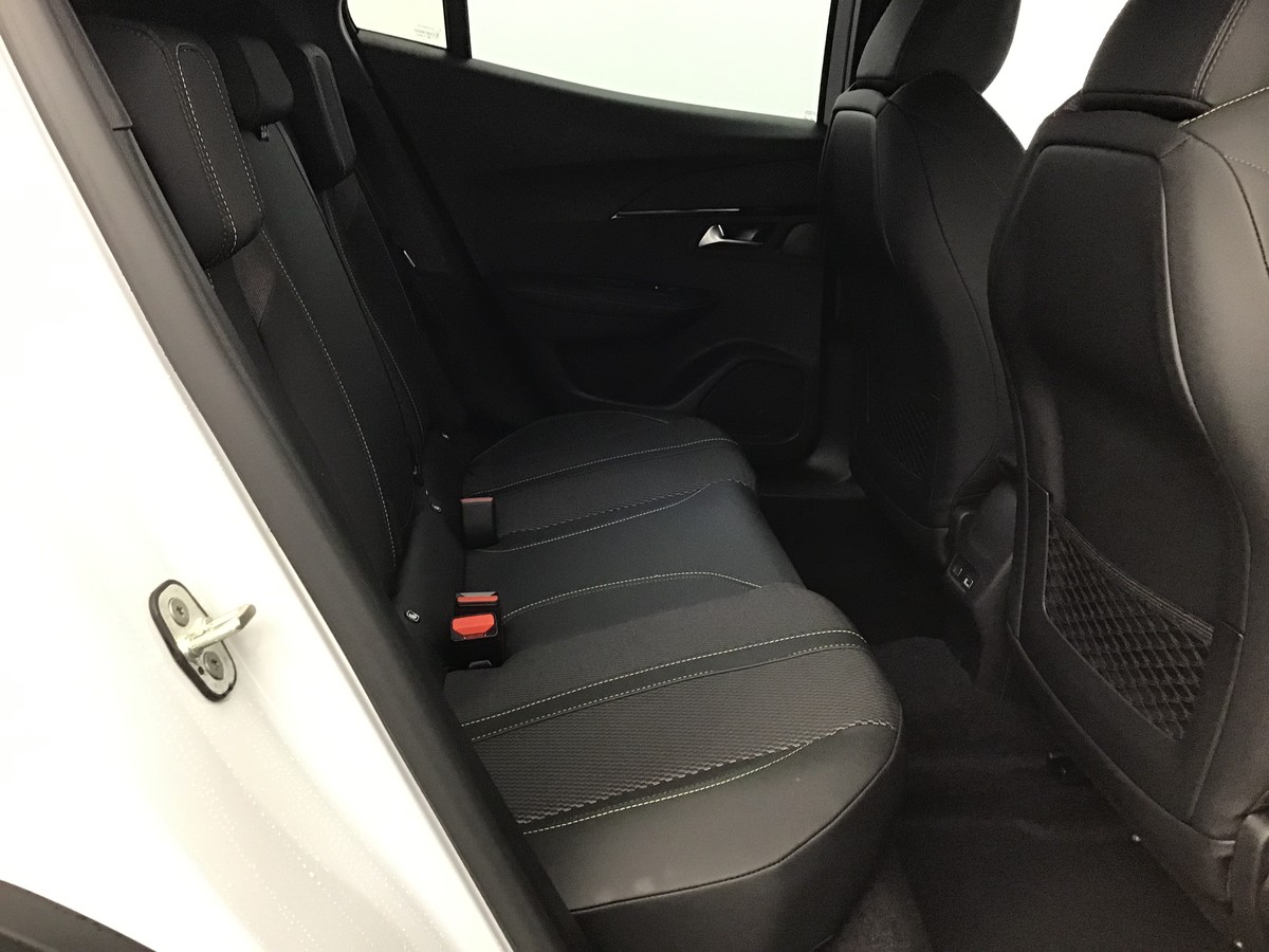 PEUGEOT 2008 HYBRID 145 GT 1.2 Hybrid 136ch E-Dsc6 Gt
