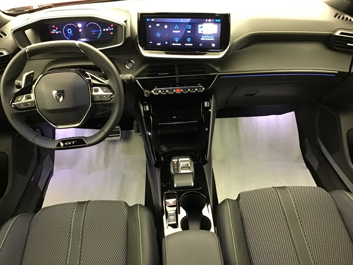 PEUGEOT 2008 HYBRID 145 GT 1.2 Hybrid 136ch E-Dsc6 Gt