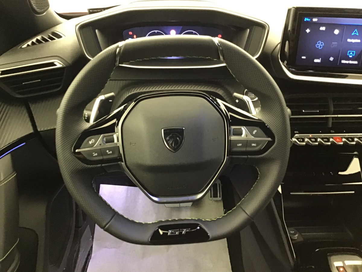 PEUGEOT 2008 HYBRID 145 GT 1.2 Hybrid 136ch E-Dsc6 Gt