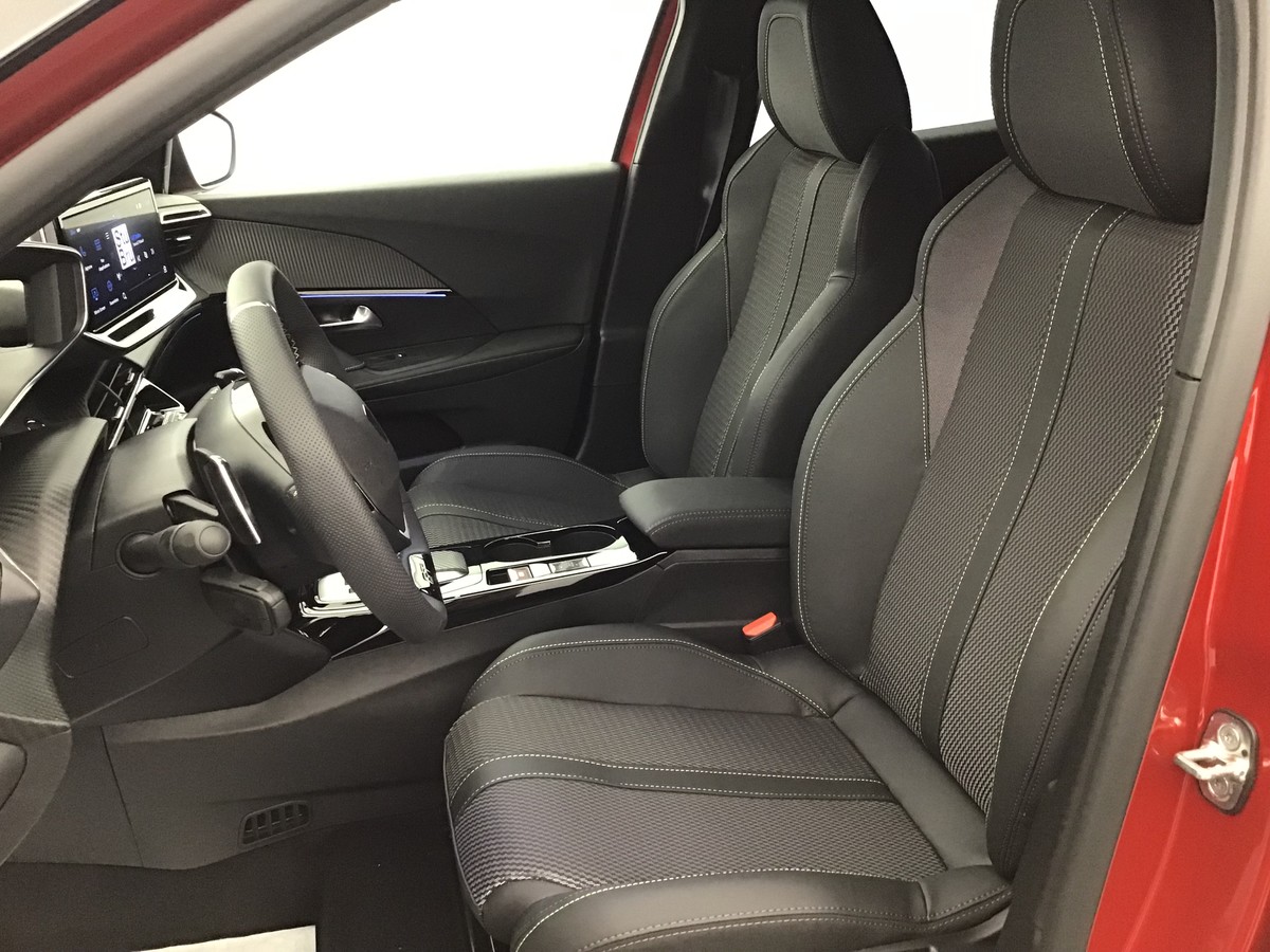 PEUGEOT 2008 HYBRID 145 GT 1.2 Hybrid 136ch E-Dsc6 Gt