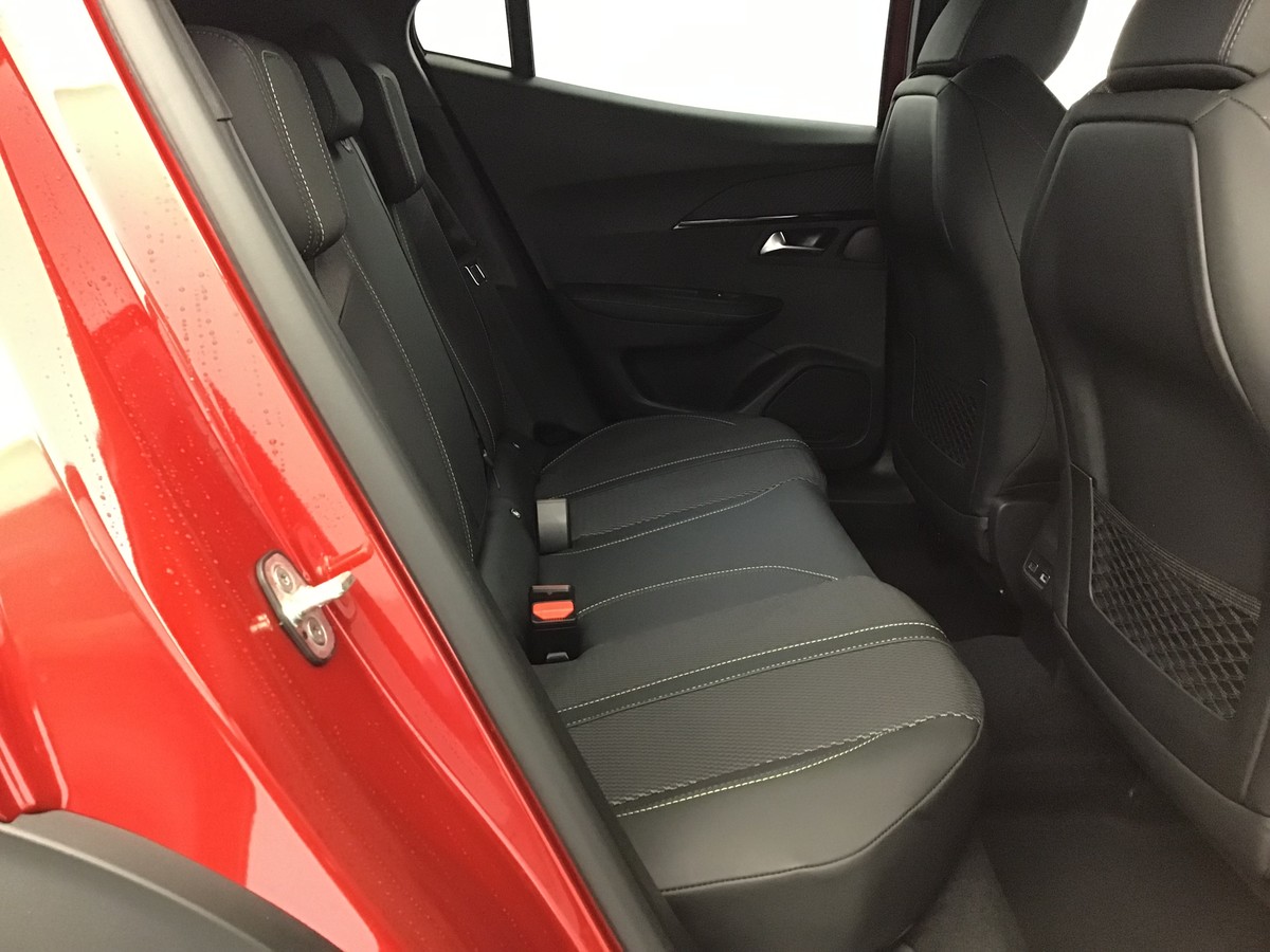 PEUGEOT 2008 HYBRID 145 GT 1.2 Hybrid 136ch E-Dsc6 Gt