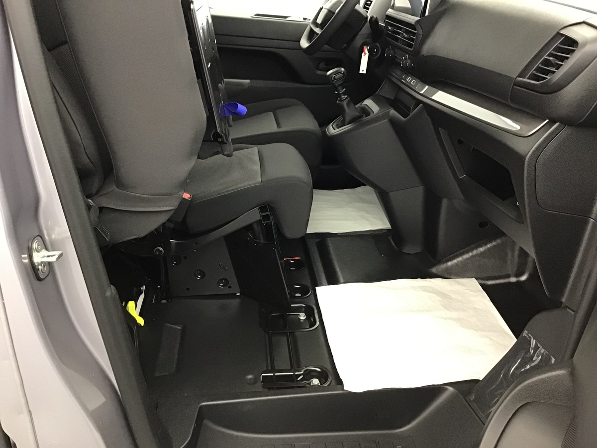 OPEL VIVARO FOURGON L3 VAN 2.0 Turbo D 145ch Bvm6 Van + Navigation + Apple carplay + Android auto