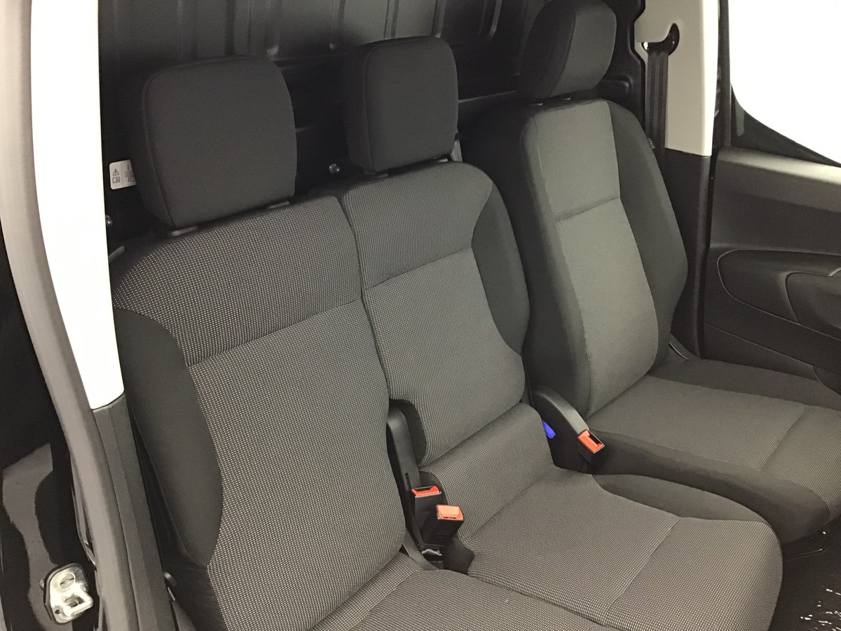 PEUGEOT 3008 PHASE 4 GT 1.2 Hybrid 145ch E-Dsc6 Gt