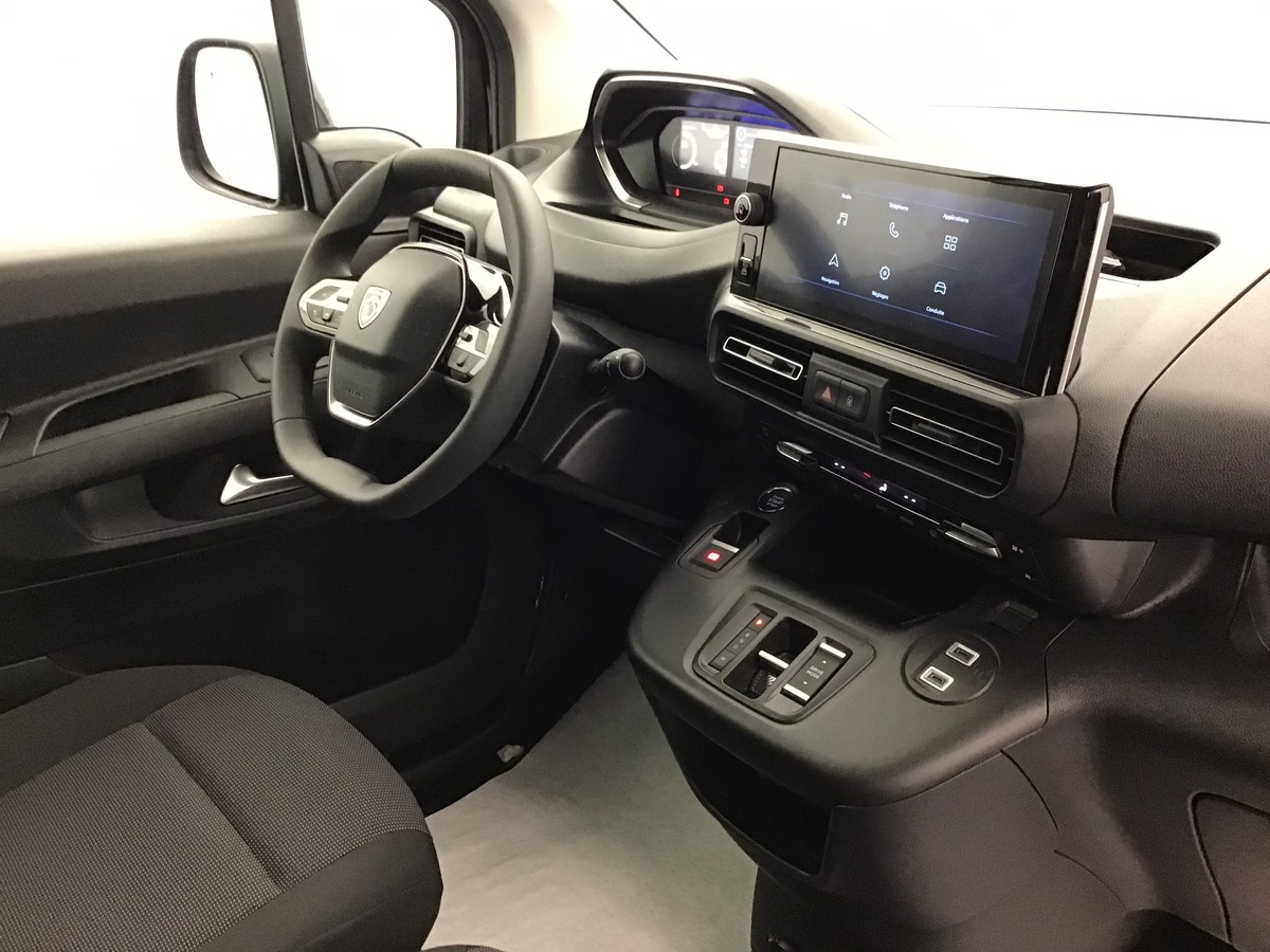 PEUGEOT 3008 PHASE 4 GT 1.2 Hybrid 145ch E-Dsc6 Gt