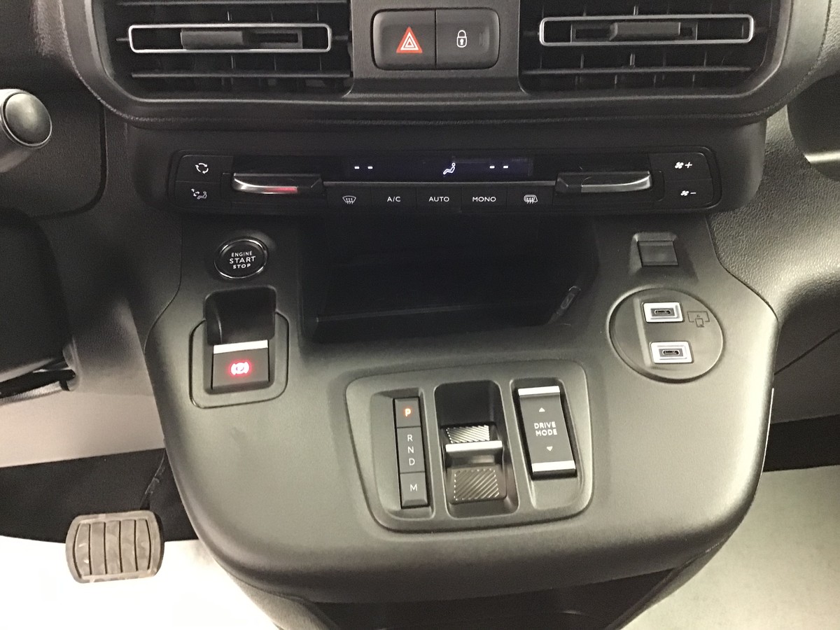 PEUGEOT 3008 PHASE 4 GT 1.2 Hybrid 145ch E-Dsc6 Gt