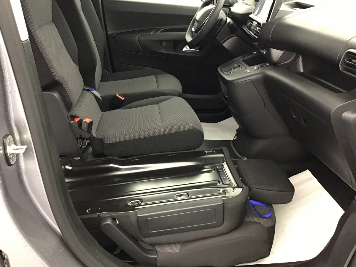 PEUGEOT 3008 PHASE 4 GT 1.2 Hybrid 145ch E-Dsc6 Gt