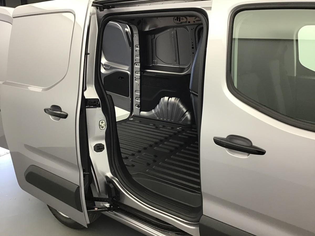PEUGEOT PARTNER STANDARD LIGHT 650 KG VAN 1.5 Bluehdi 130ch Eat8 Van
