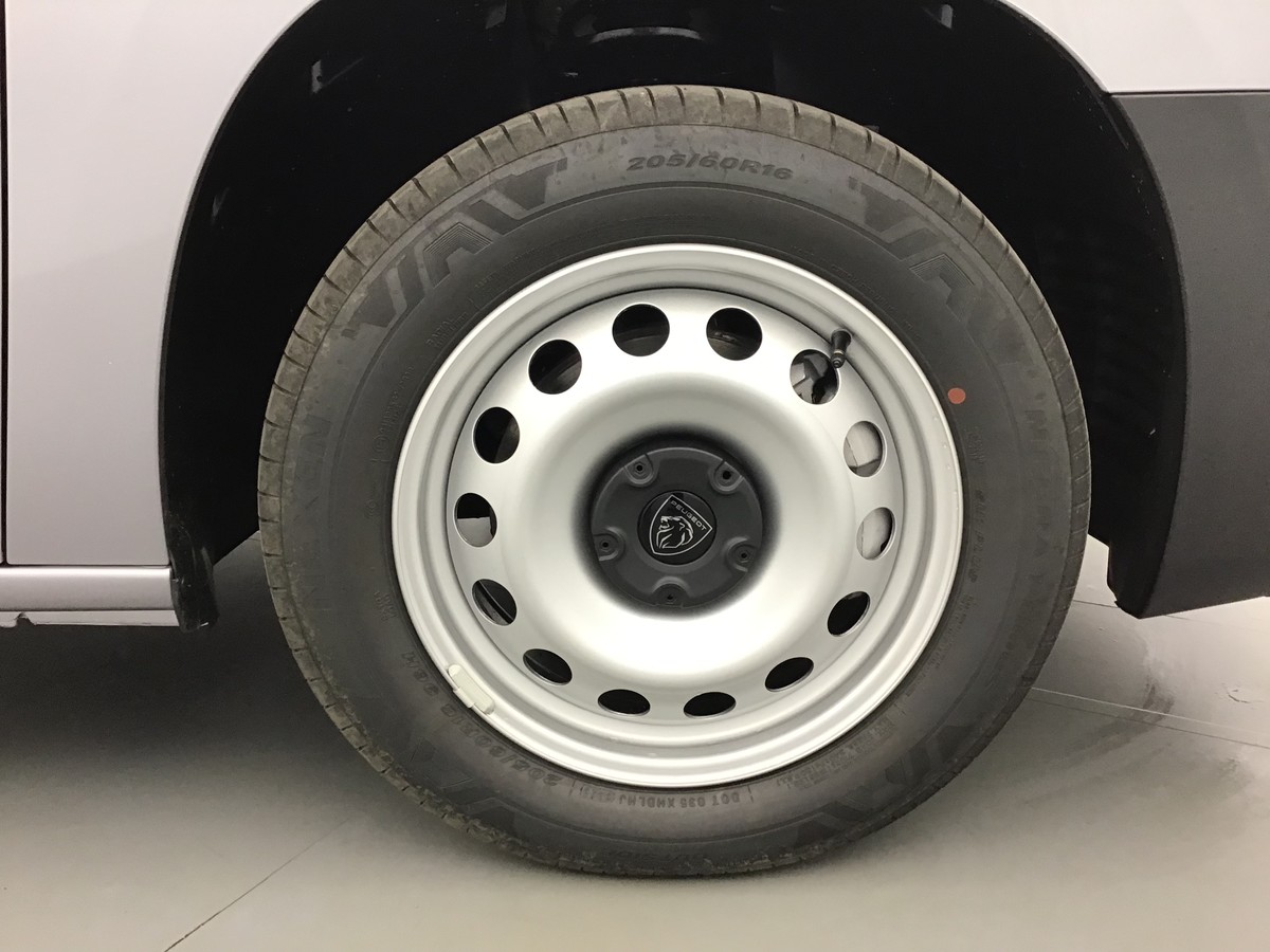 PEUGEOT PARTNER STANDARD LIGHT 650 KG VAN 1.5 Bluehdi 130ch Eat8 Van