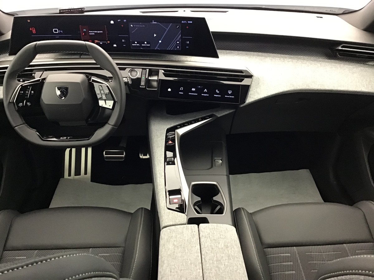 PEUGEOT 3008 PHASE 4 GT 1.2 Hybrid 145ch E-Dsc6 Gt