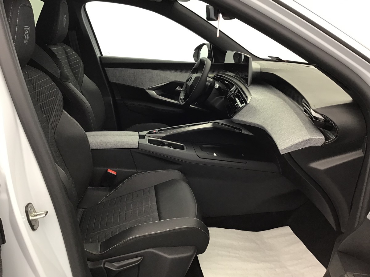 PEUGEOT 3008 PHASE 4 GT 1.2 Hybrid 145ch E-Dsc6 Gt