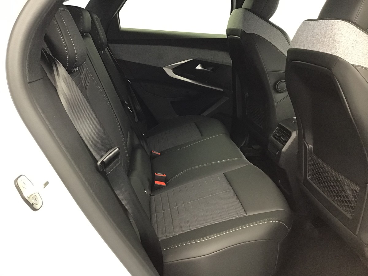 PEUGEOT 3008 PHASE 4 GT 1.2 Hybrid 145ch E-Dsc6 Gt