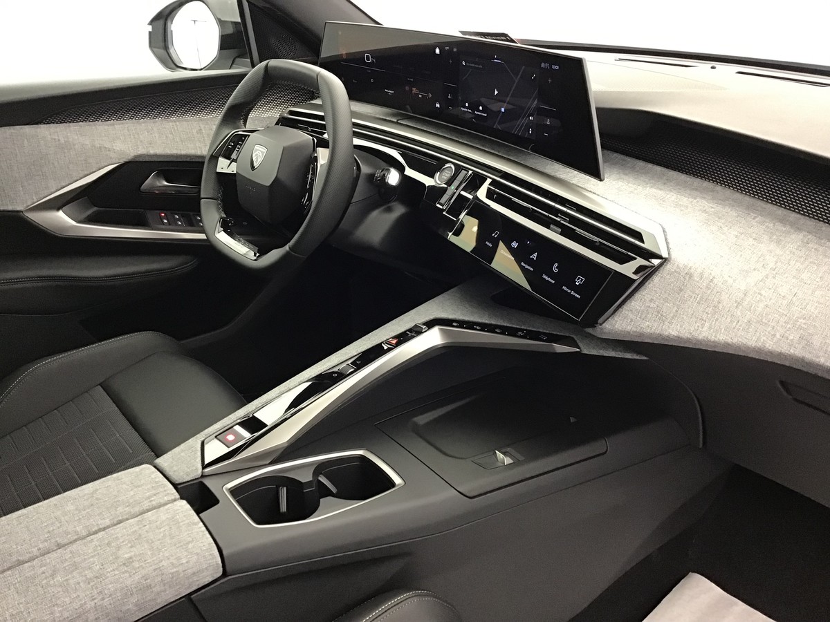 PEUGEOT 3008 PHASE 4 GT 1.2 Hybrid 145ch E-Dsc6 Gt