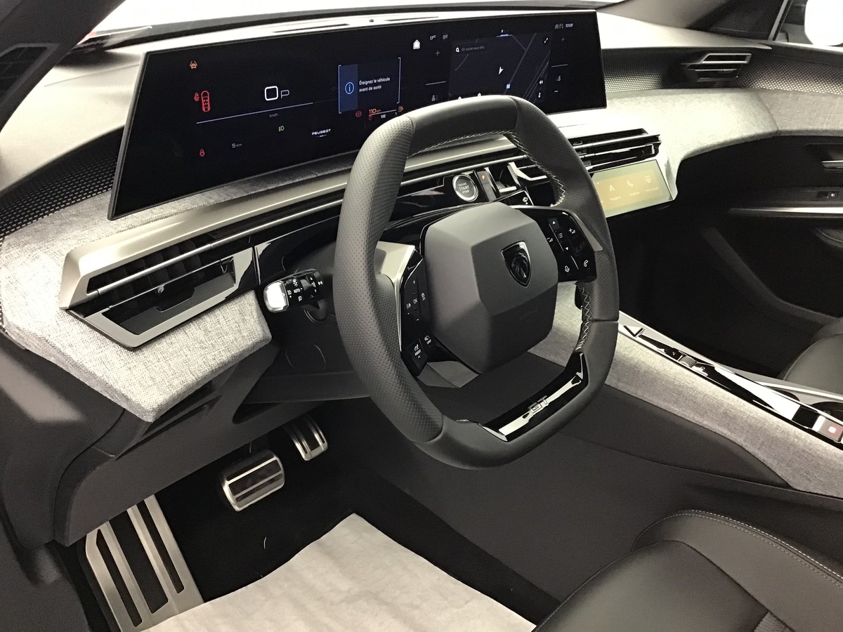 PEUGEOT 3008 PHASE 4 GT 1.2 Hybrid 145ch E-Dsc6 Gt
