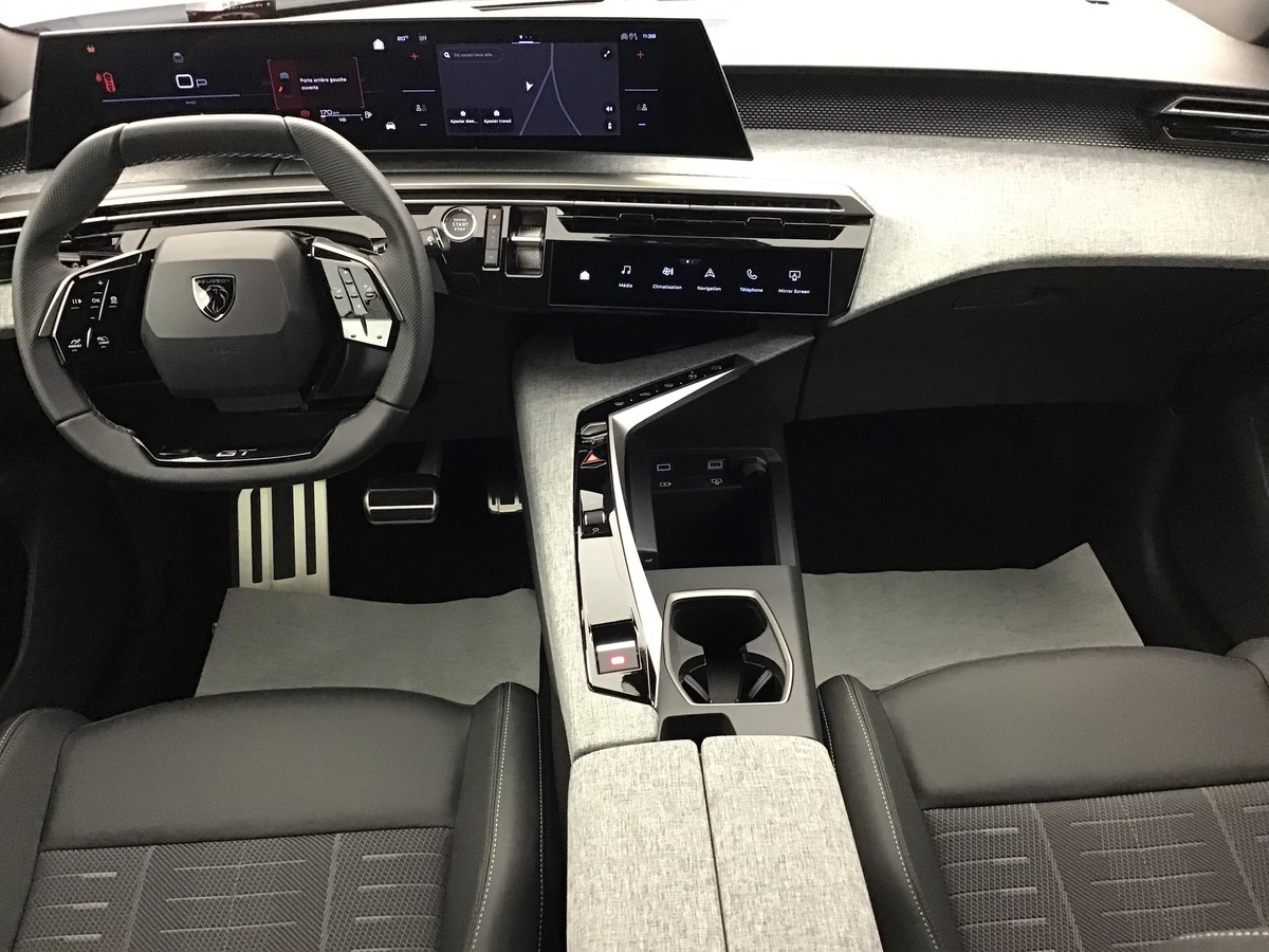 PEUGEOT 3008 PHASE 4 GT 1.2 Hybrid 145ch E-Dsc6 Gt
