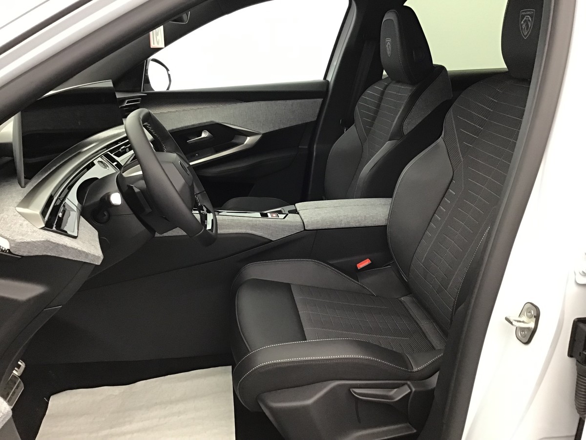 PEUGEOT 3008 PHASE 4 GT 1.2 Hybrid 145ch E-Dsc6 Gt