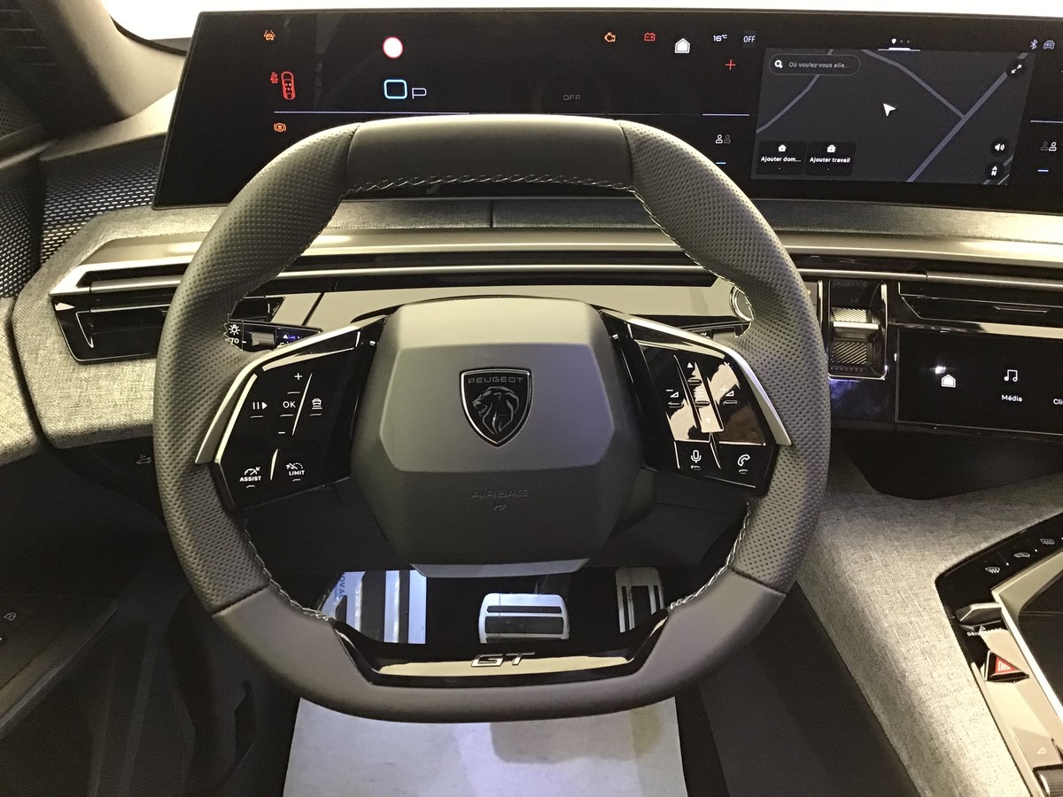 PEUGEOT 3008 PHASE 4 GT 1.2 Hybrid 145ch E-Dsc6 Gt