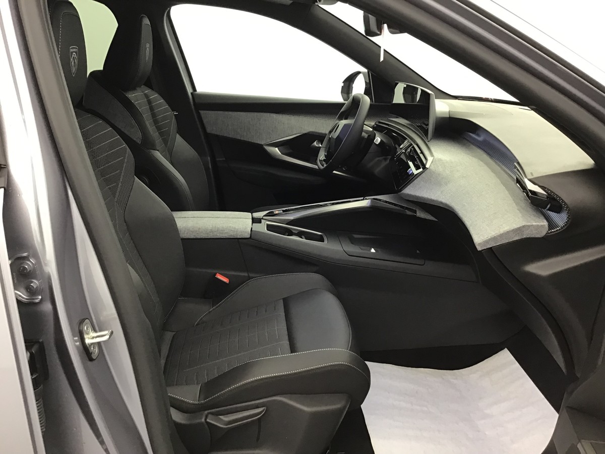 PEUGEOT 3008 PHASE 4 GT 1.2 Hybrid 145ch E-Dsc6 Gt