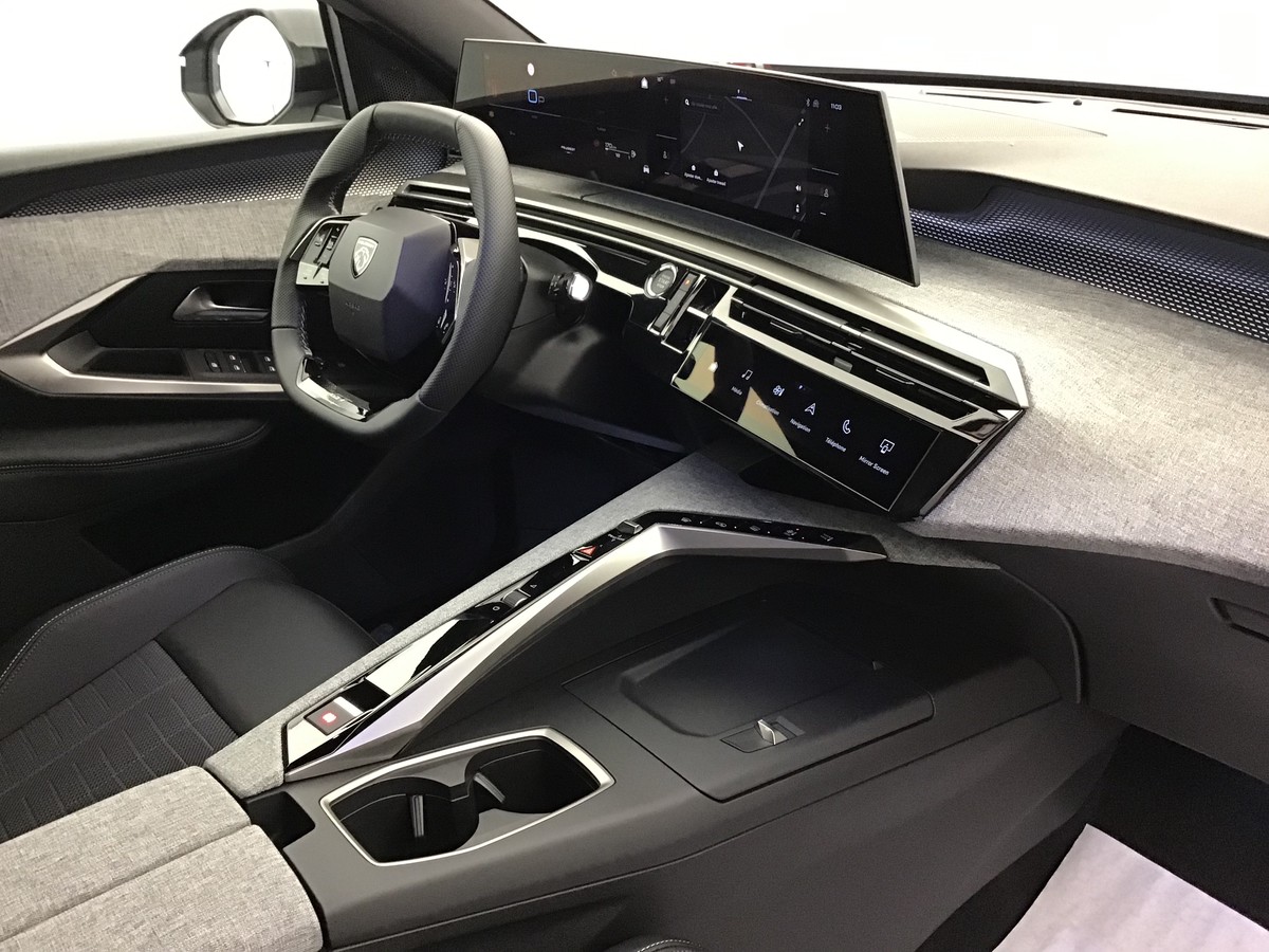 PEUGEOT 3008 PHASE 4 GT 1.2 Hybrid 145ch E-Dsc6 Gt