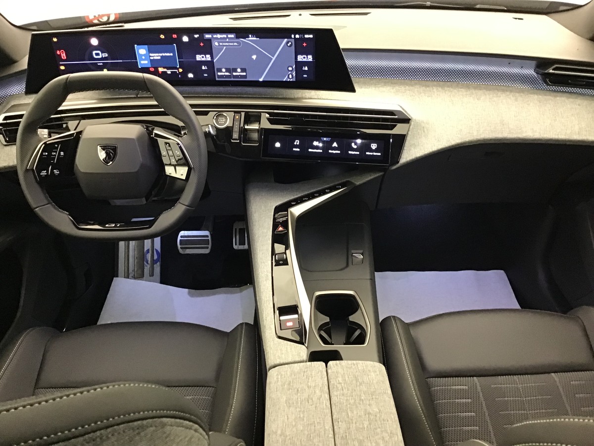 PEUGEOT 3008 PHASE 4 GT 1.2 Hybrid 145ch E-Dsc6 Gt