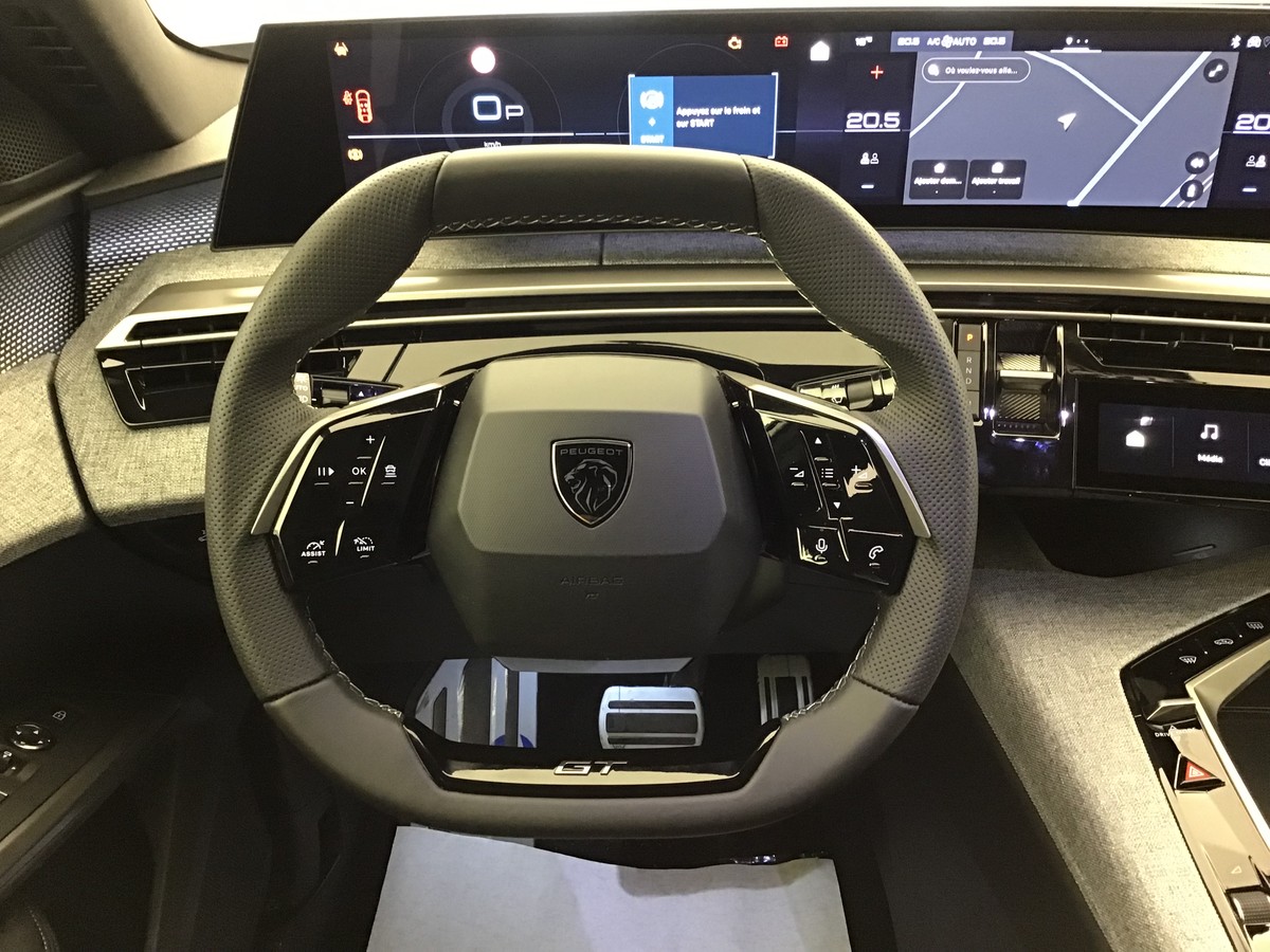 PEUGEOT 3008 PHASE 4 GT 1.2 Hybrid 145ch E-Dsc6 Gt