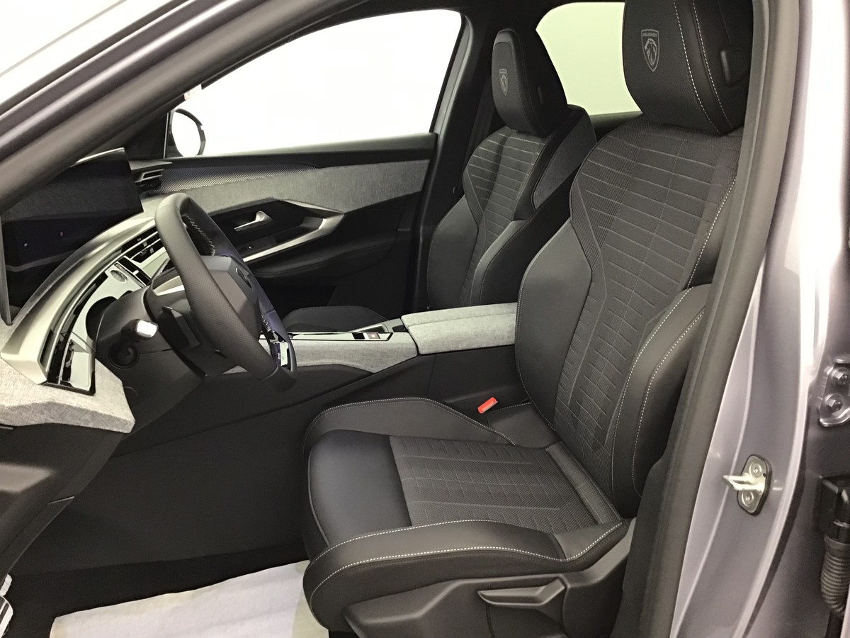 PEUGEOT 3008 PHASE 4 GT 1.2 Hybrid 145ch E-Dsc6 Gt