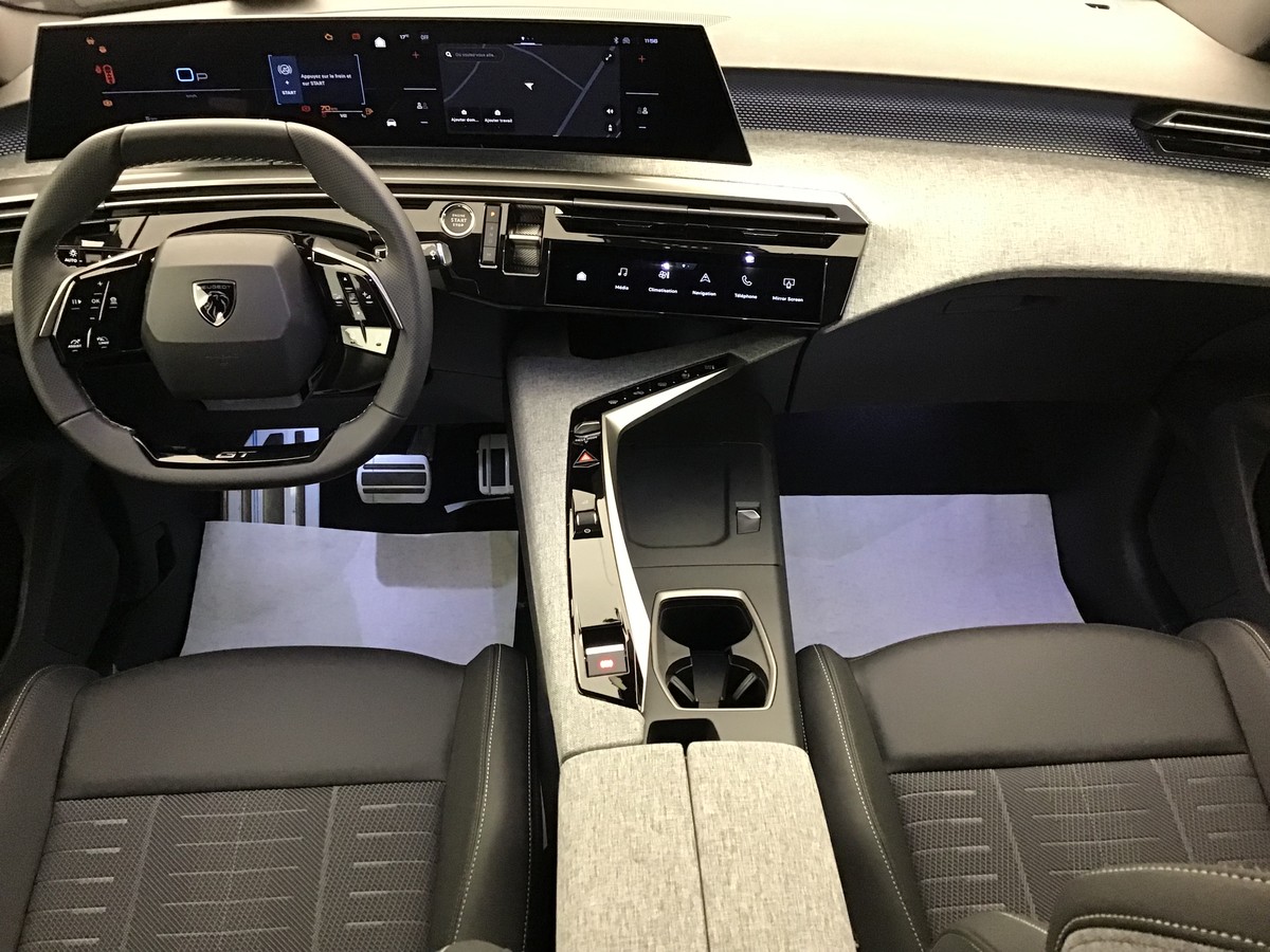 PEUGEOT 3008 PHASE 4 GT 1.2 Hybrid 145ch E-Dsc6 Gt