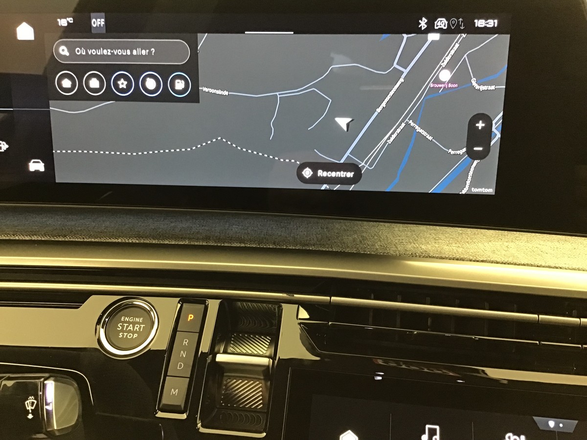 PEUGEOT 3008 PHASE 4 GT 1.2 Hybrid 145ch E-Dsc6