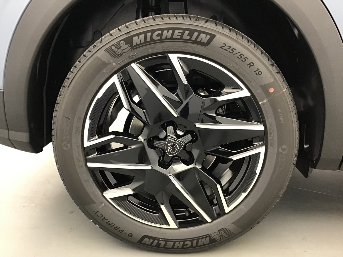 PEUGEOT 3008 PHASE 4 GT 1.2 Hybrid 145ch E-Dsc6