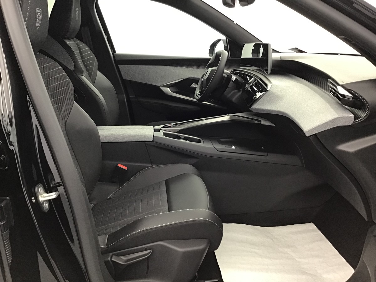 PEUGEOT 3008 PHASE 4 GT 1.2 Hybrid 145ch E-Dsc6 Gt