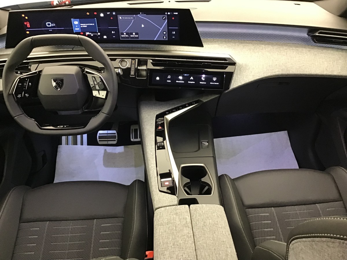 PEUGEOT 3008 PHASE 4 GT 1.2 Hybrid 145ch E-Dsc6 Gt