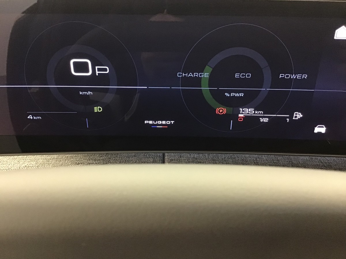 PEUGEOT 3008 PHASE 4 GT 1.2 Hybrid 145ch E-Dsc6 Gt