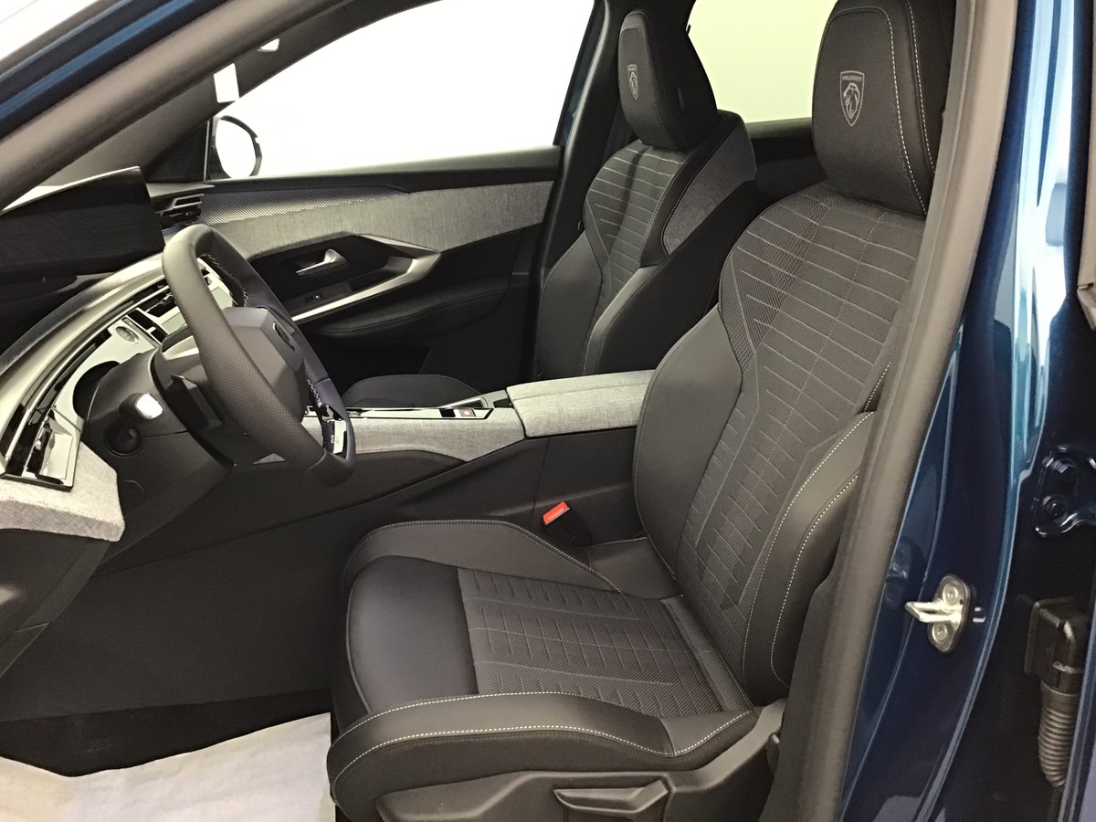 PEUGEOT 3008 PHASE 4 GT 1.2 Hybrid 145ch E-Dsc6 Gt