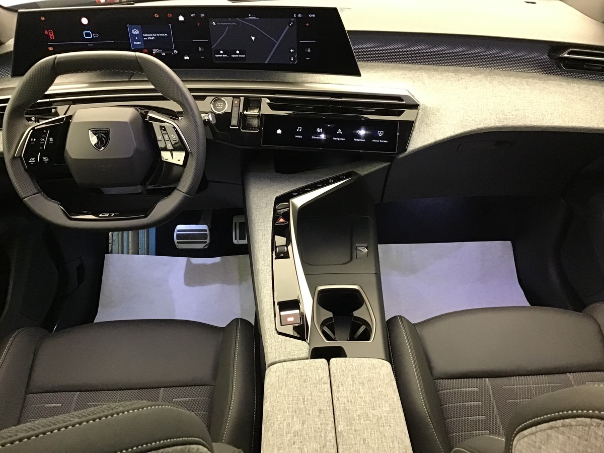 PEUGEOT 3008 PHASE 4 GT 1.2 Hybrid 145ch E-Dsc6 Gt