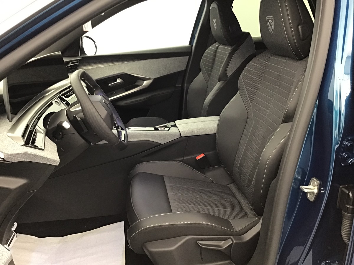 PEUGEOT 3008 PHASE 4 GT 1.2 Hybrid 145ch E-Dsc6 Gt