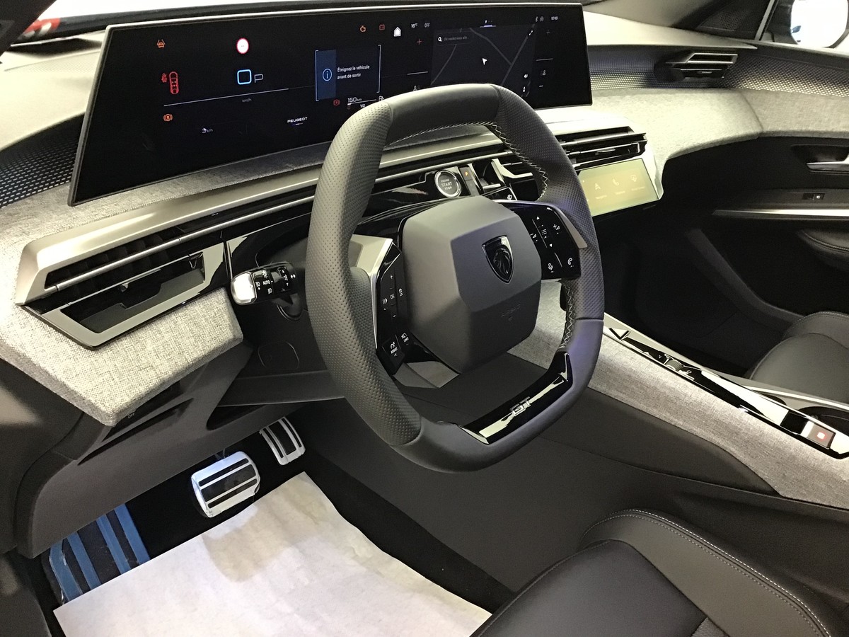 PEUGEOT 3008 PHASE 4 GT 1.2 Hybrid 145ch E-Dsc6 Gt