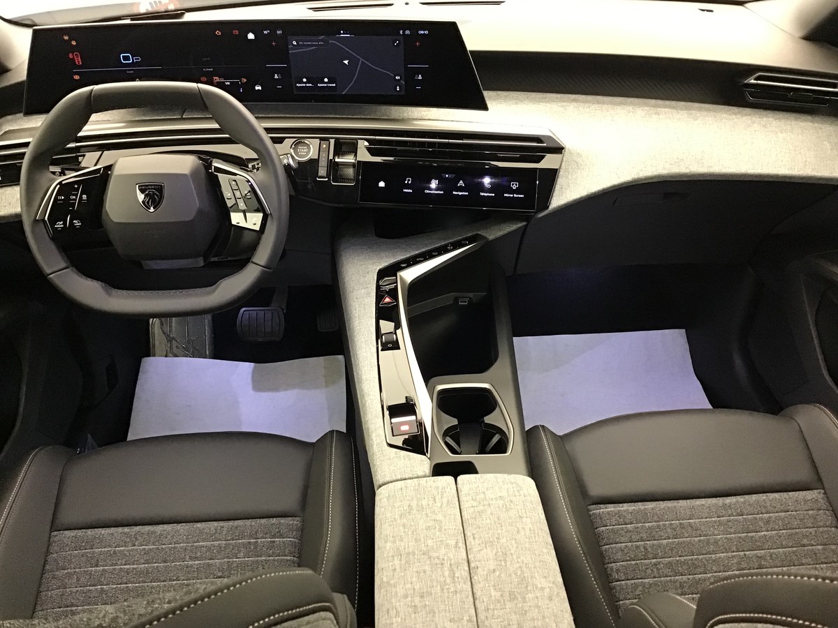 PEUGEOT 3008 PHASE 4 GT 1.2 Hybrid 145ch E-Dsc6 Gt