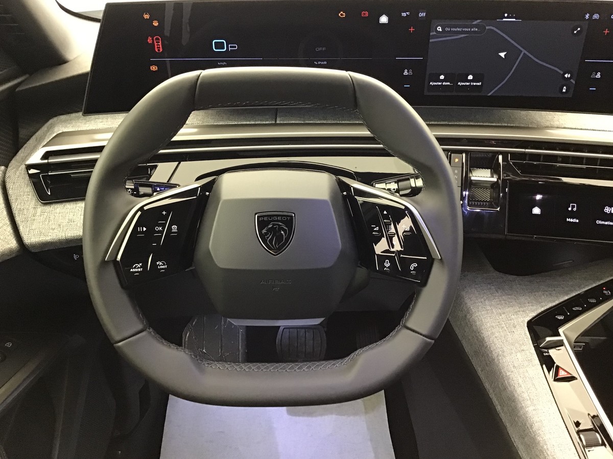 PEUGEOT 3008 PHASE 4 GT 1.2 Hybrid 145ch E-Dsc6 Gt