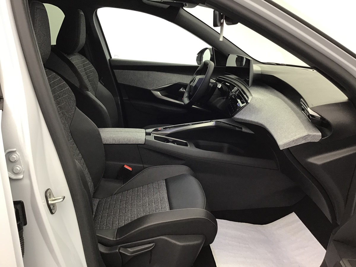 PEUGEOT 3008 PHASE 4 GT 1.2 Hybrid 145ch E-Dsc6 Gt